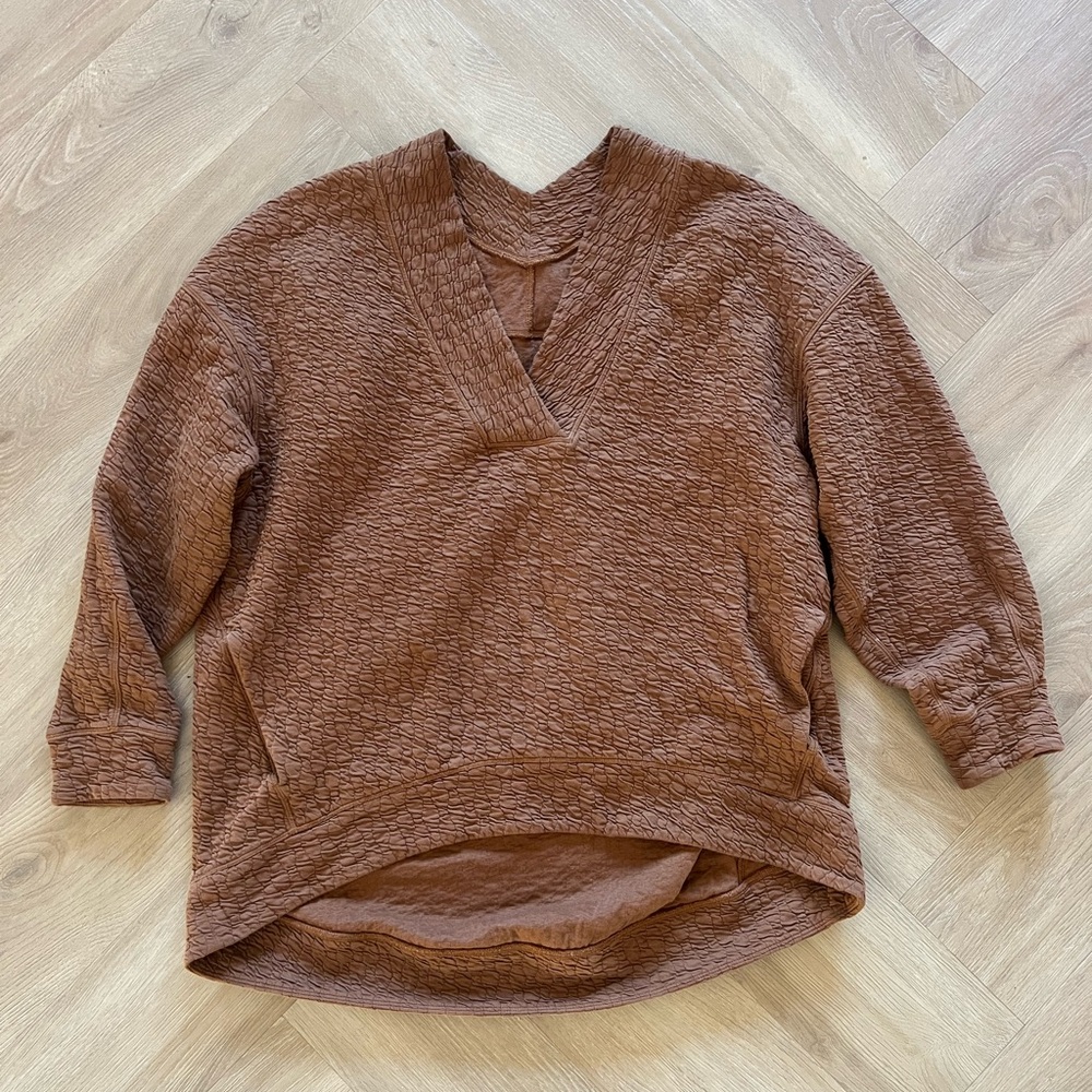 Women’s Lululemon top. Size 8 EUC